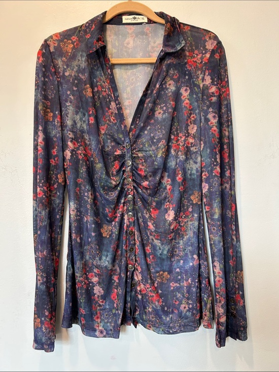 NATURAL LIFE Tops - NATURAL LIFE Navy Floral Ruched Button-Front Shirt